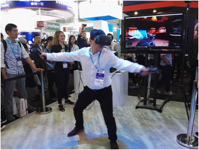 2016年亞洲電子消費(fèi)展VR、AR、MR誰與爭(zhēng)鋒(圖1)